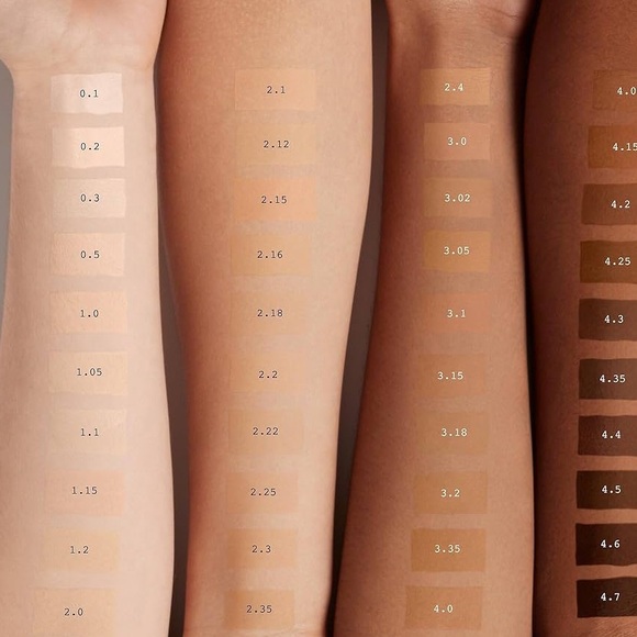 Smashbox Studio Skin 24 Hour Wear Hydrating Foundation Fair Cool Peach Shade 1.0 - Picture 2 of 4